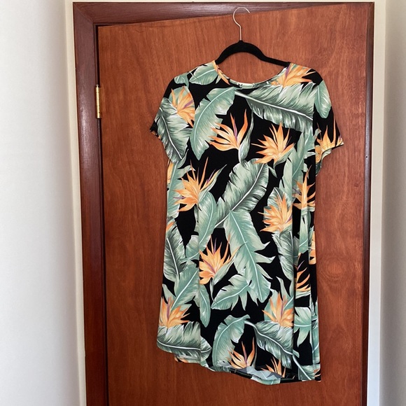 Show Me Your MuMu short sleeve vacation dress - Picture 2 of 2